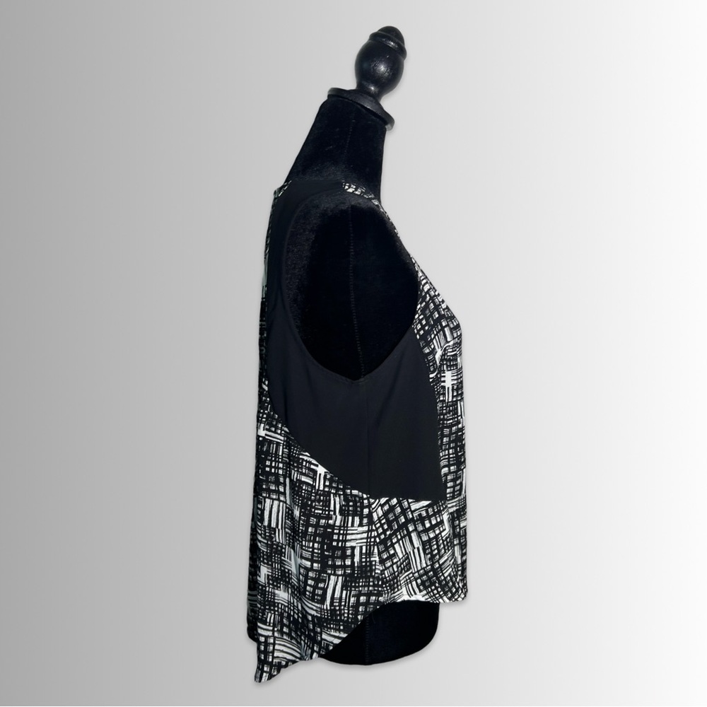 ASTR Black & White Sleeveless Mixed Media Blouse, Abstract Geometrical Design, M - Picture 3 of 7